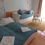 Hi Downtown Apartment A12